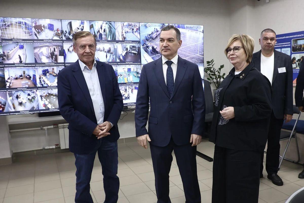 Фото Третий день выборов в Госдуму 20 сентября: что происходит на избирательных участках и какая явка в Новосибирской области. ОНЛАЙН 2 - Сиб.ФМ Фото Третий день выборов в Госдуму 20 сентября: что происходит на избирательных участках и какая явка в Новосибирской области. ОНЛАЙН 2